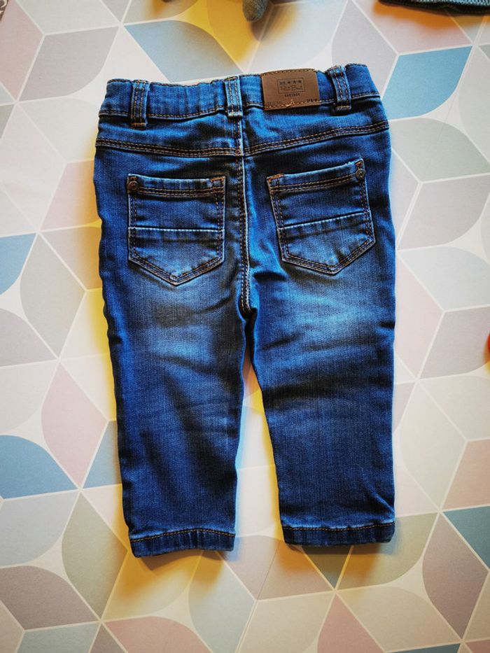 D1367 - jeans garçon 9 mois - photo numéro 2