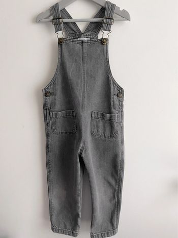 Adorable salopette en jean gris boutchou de chez Monoprix taille 36 mois