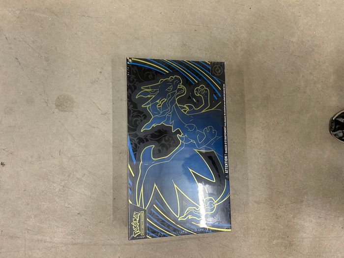 Coffret ultra premium méga dracaufeu ex