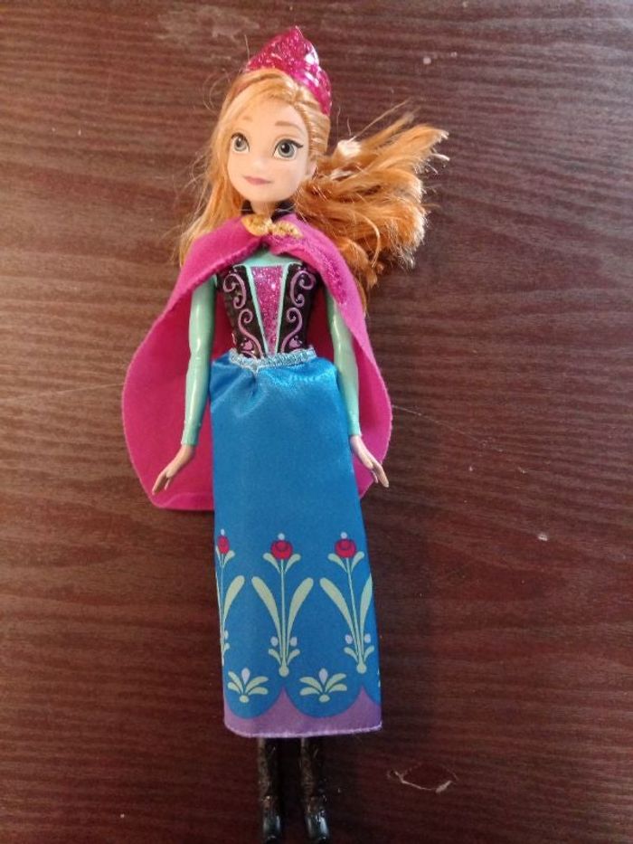 Poupée Anna façon Barbie
