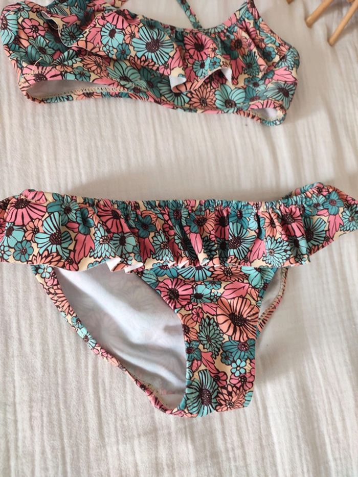 Maillot de bain 2 pièces fleurs & volants – KIABI – 5 ans - photo numéro 3