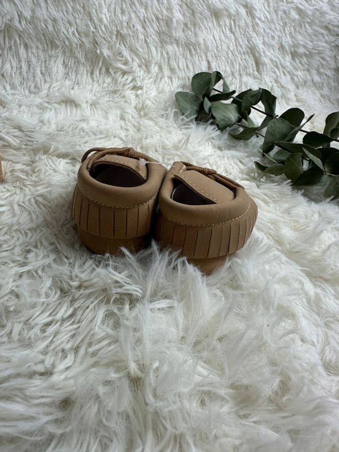 Paire de chaussure marron taille 18 - photo numéro 5