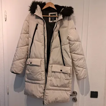 Doudoune beige, C&A, 16 ans