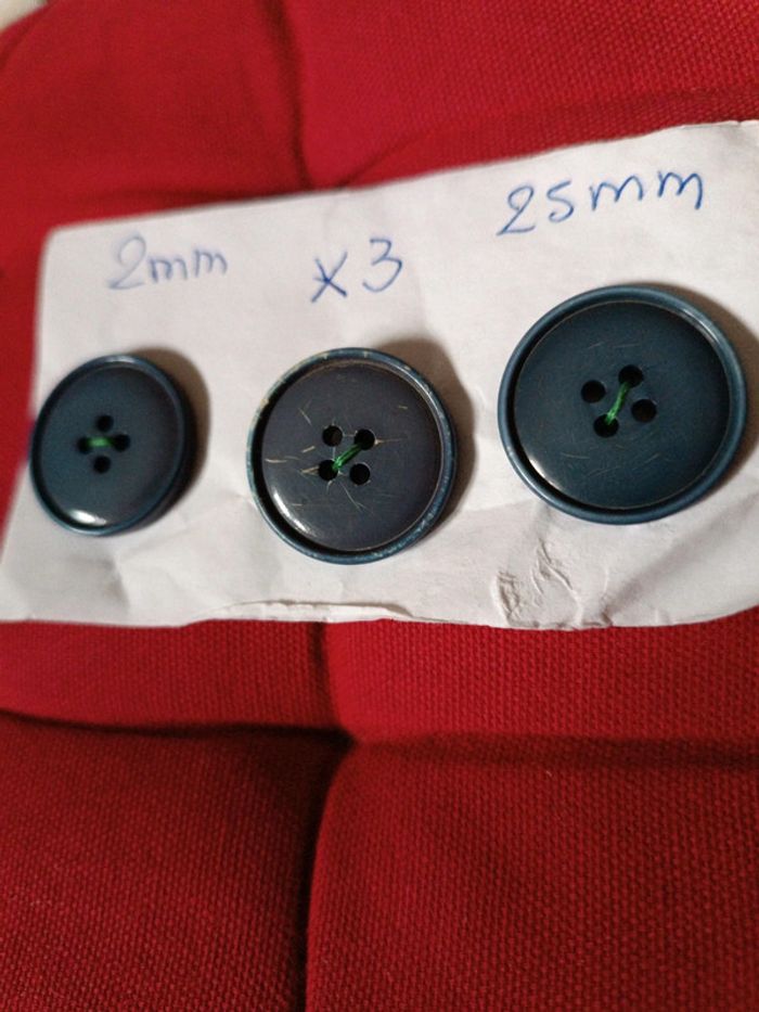 Lot 3 boutons bleu grisé - photo numéro 2