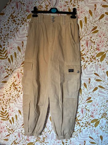 Cargo beige bershka