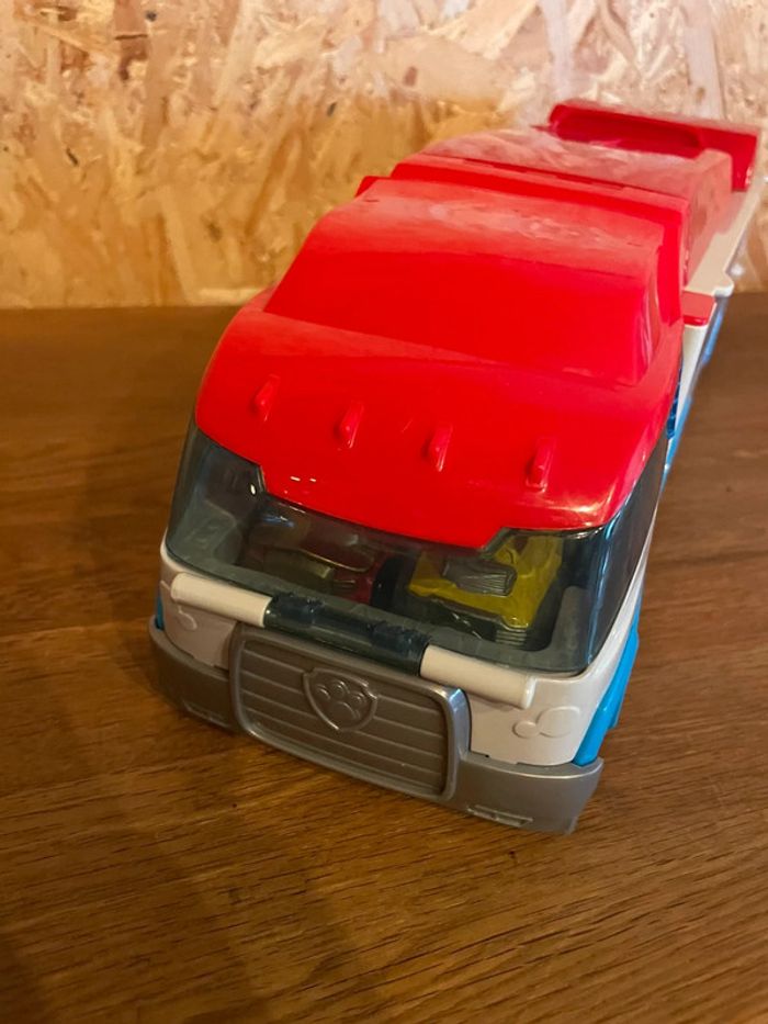 Idée cadeau 🎁 Camion Pat Patrouilleur 2 en 1 True Métal de la Pat Patrouille avec 3 véhicules - photo numéro 15