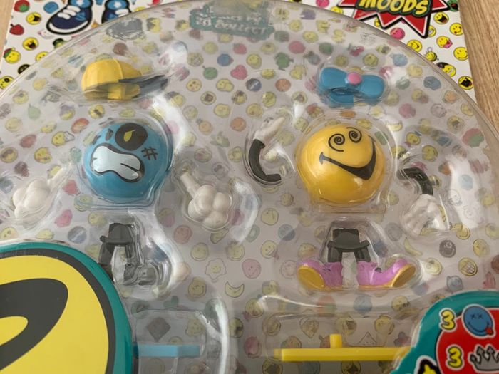 Lot de 2 personnages the smileys neuf - photo numéro 4