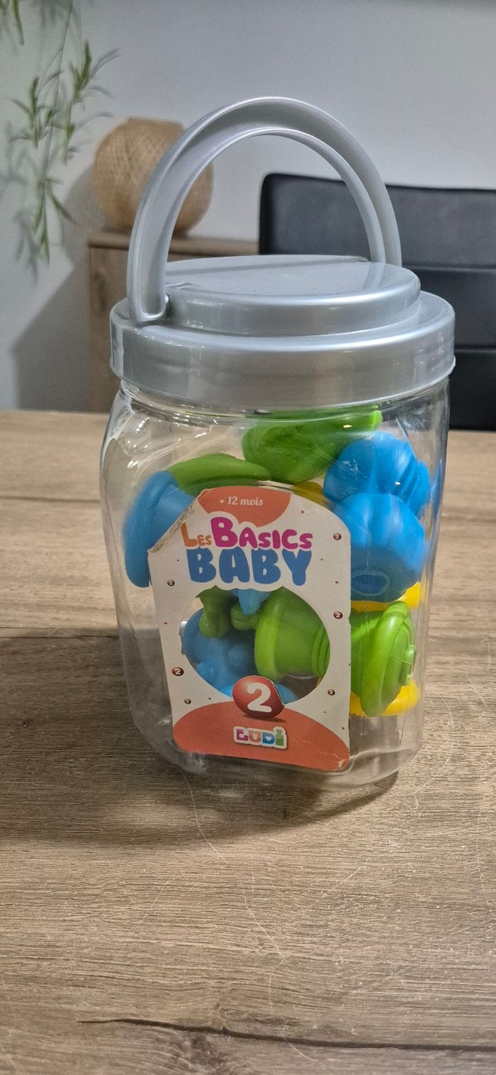 Grosses perles à emboîter pour bébé