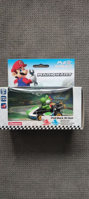 Véhicule et figurine Mario kart Yoshi neuf sous blister