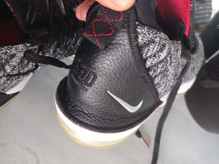 Basket Nike LeBron 43 - photo numéro 6