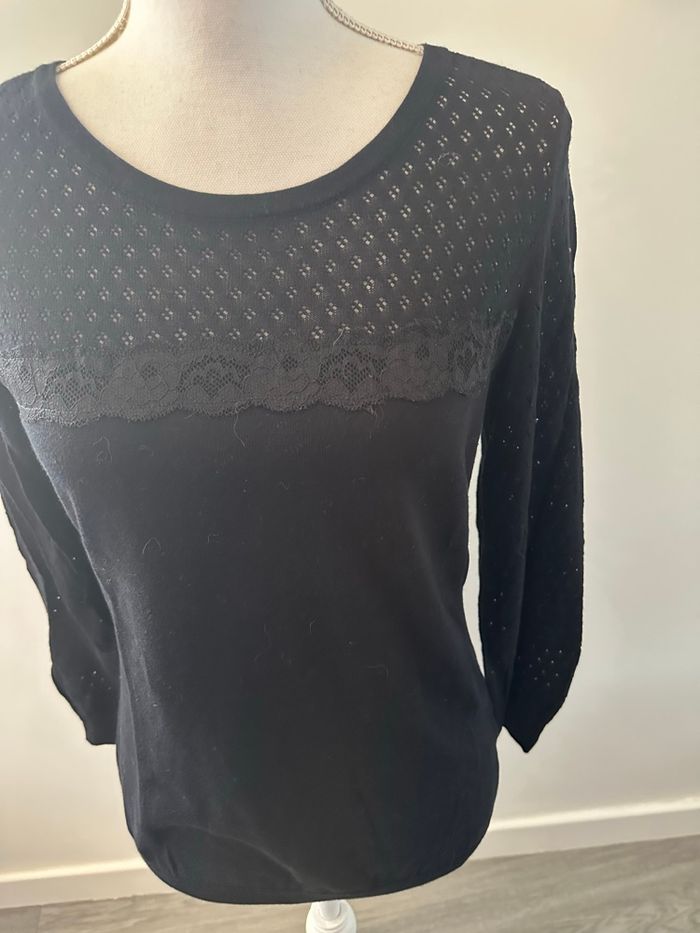 Pull fin noir broderies dentelle H&M T38 M - photo numéro 2