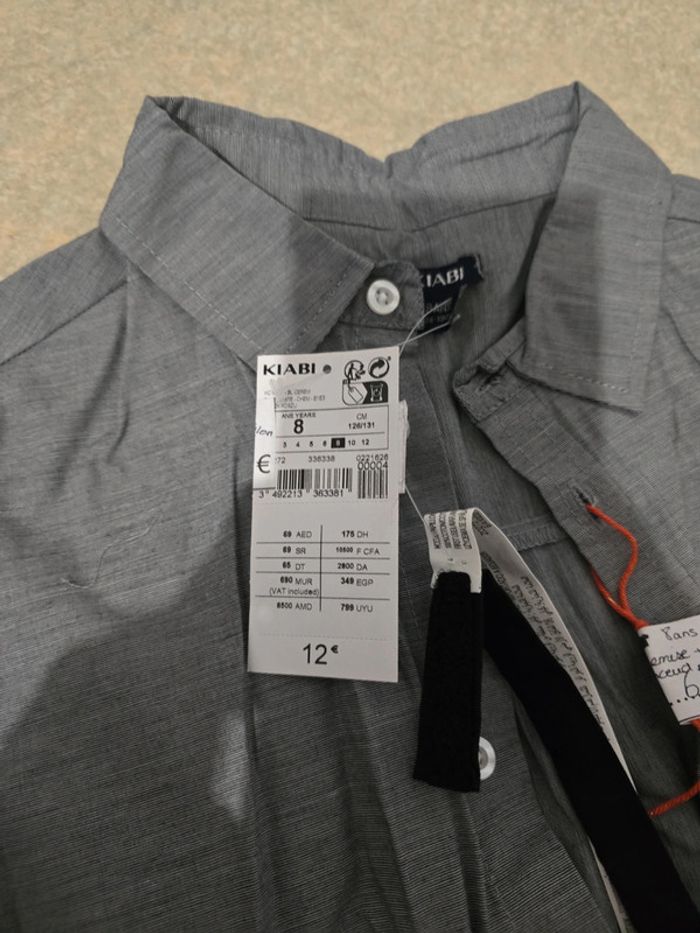 Chemise avec noeud papillon neuve - photo numéro 2