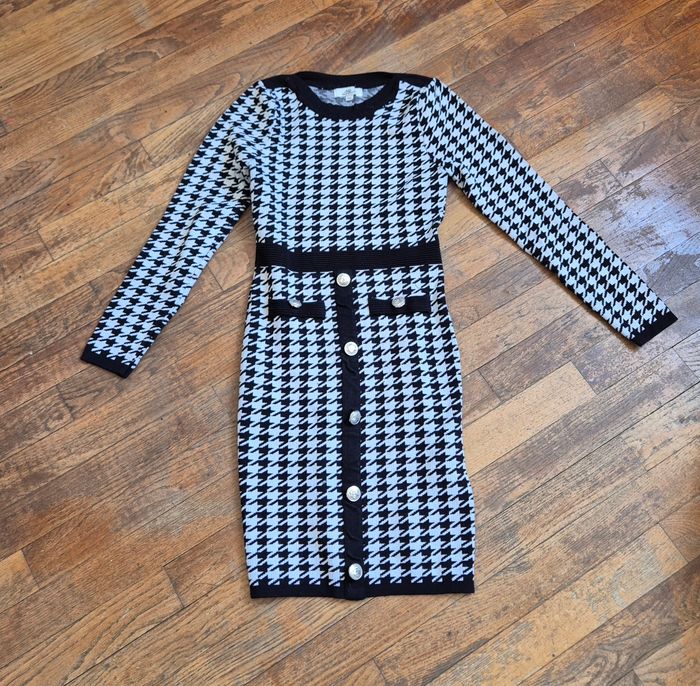 Robe pull moulante mochy pieds de poule noir et blanche taille unique