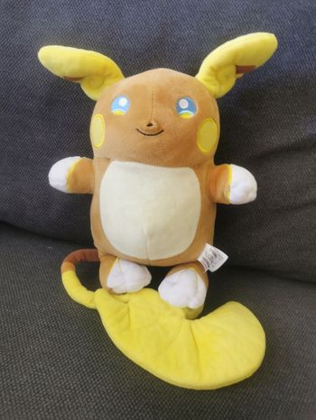 Peluche raichu d'Aloa pokémon