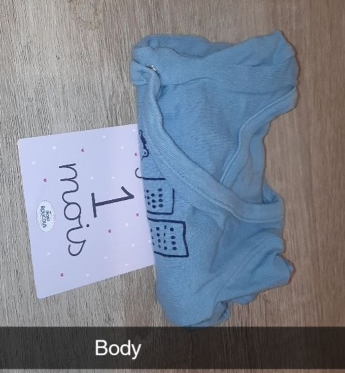 Bodie garçon 1 mois - photo numéro 6