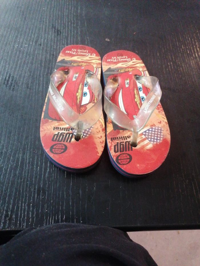 Tongs cars taille 26