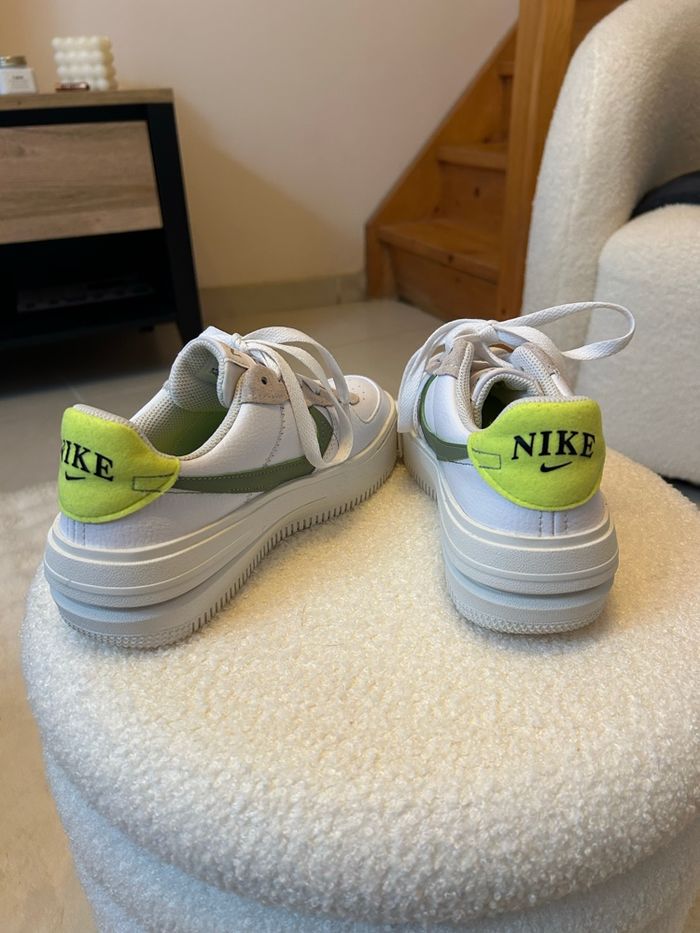 Baskets Air Force 1 Nike taille 36 - photo numéro 4