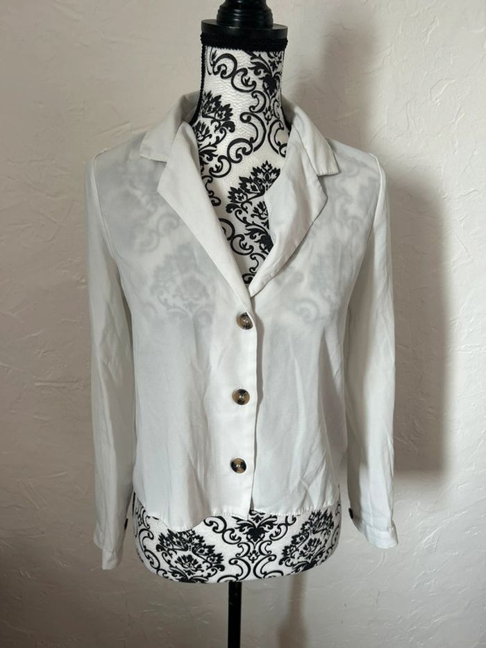 Très beau chemisier blanc cassé 🥰 taille 36 primark neuf