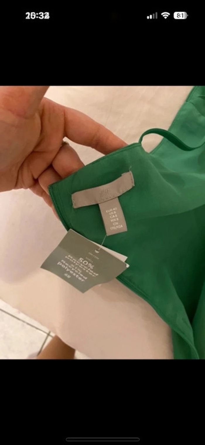 Robe satin verte - photo numéro 4