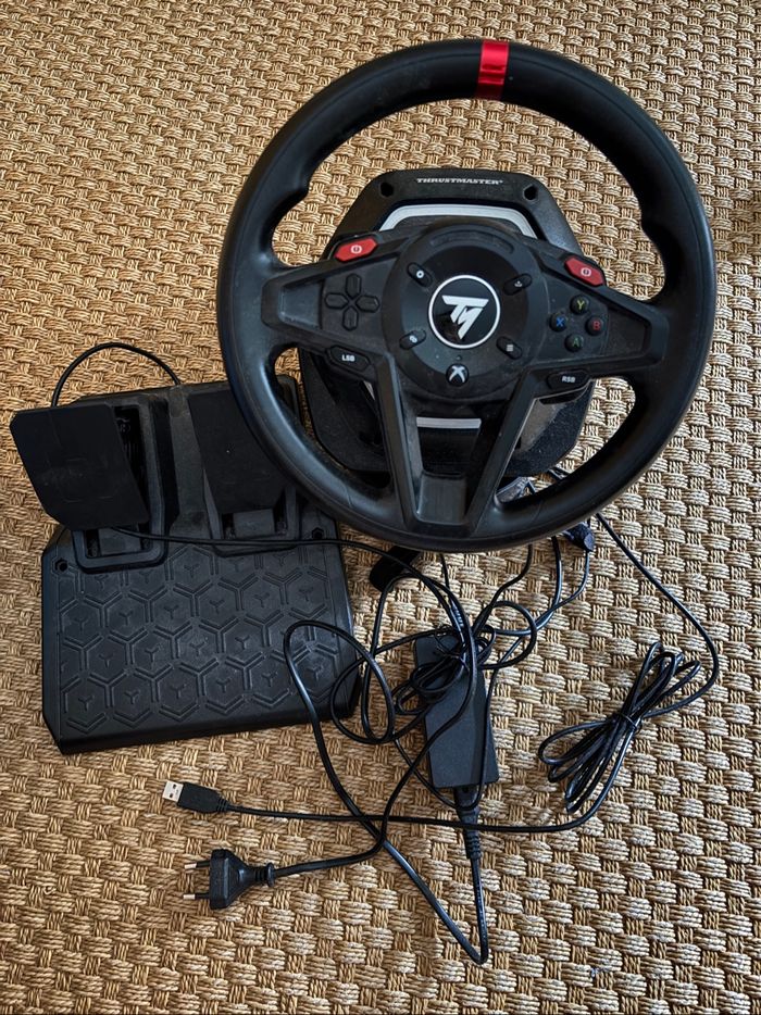 Volant + Pédalier Thrustmaster T128