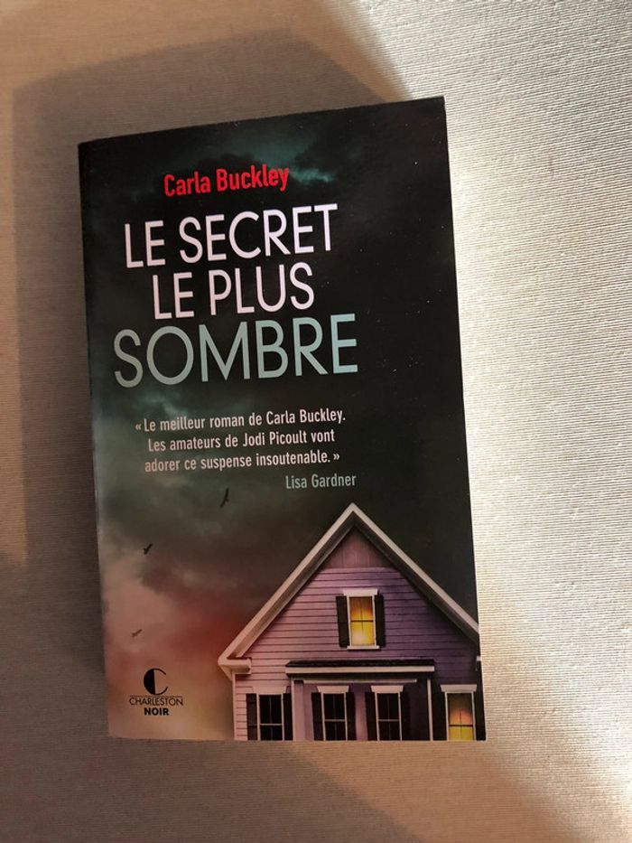 Livre le secret le plus sombre