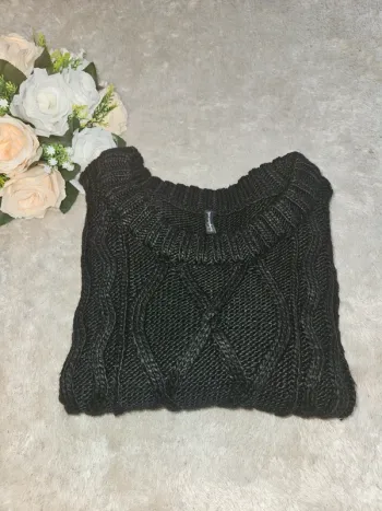 Pull noir sans manche