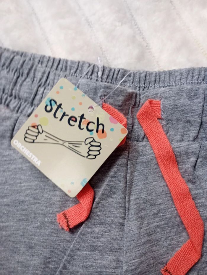 Short gris Neuf 5 ans - photo numéro 4
