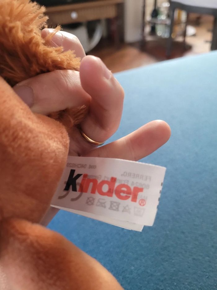 Peluche Écureuil roux Kinder 25cm foulard vert Surprise collection doudou foret - photo numéro 3