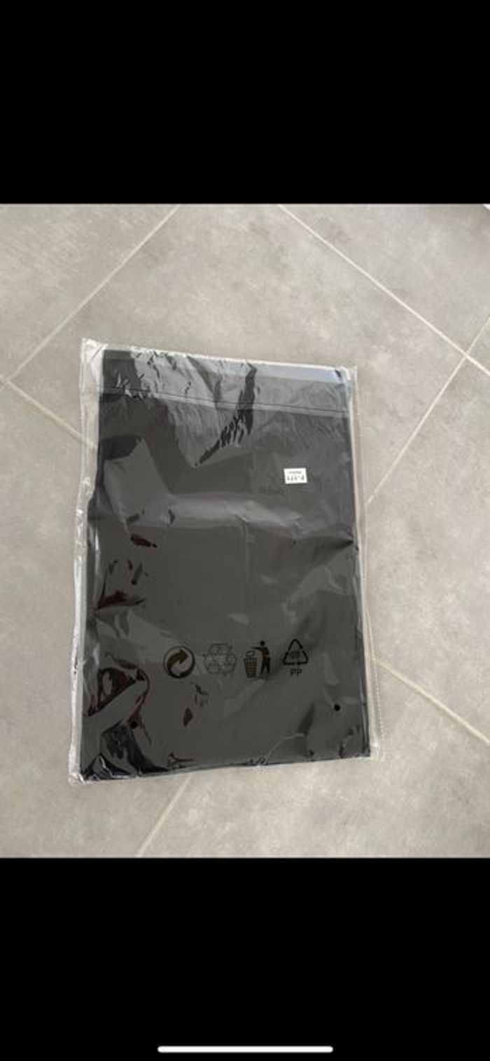 Echarpe noire - photo numéro 3