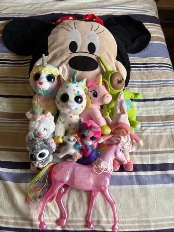 Lot peluches/ jouets fille