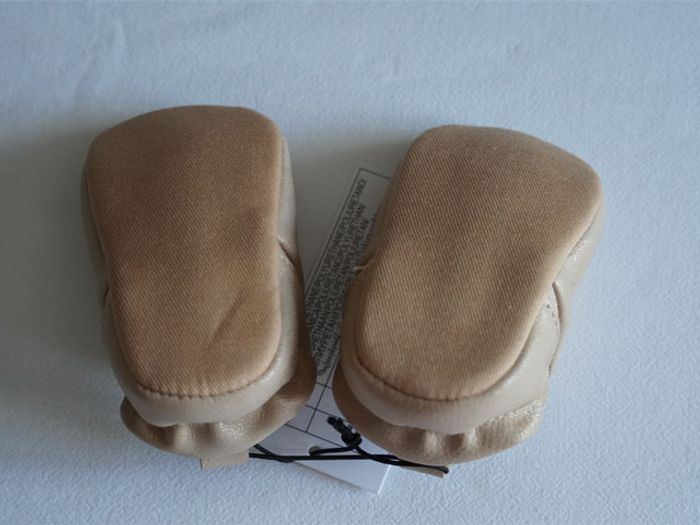 Chaussons beiges imitation cuir neufs avec étiquette Taille : 3/6 mois - photo numéro 3