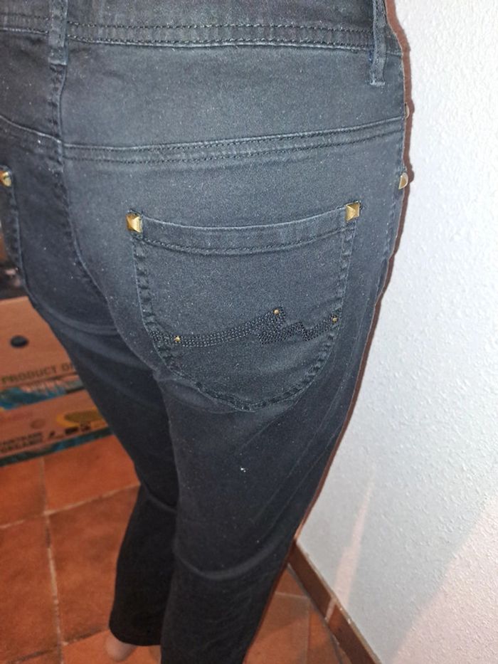 Jean femme taille 42 - photo numéro 3