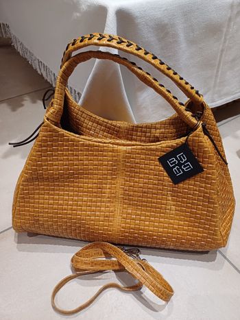 Sac à main cuir porté épaule ou bandoulière neuf Lucca Baldi