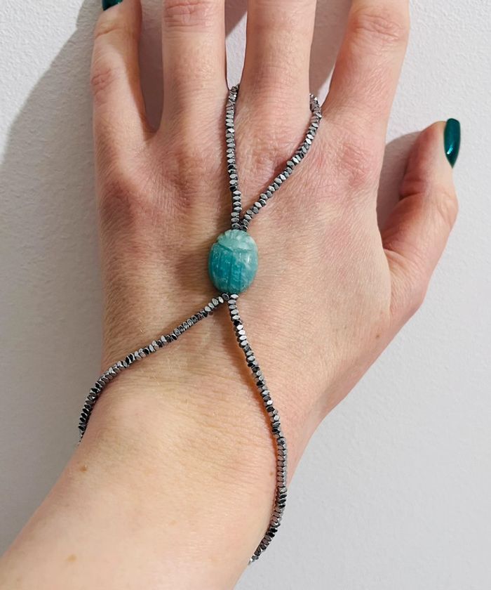 Bijou de main amulette scarabée Hématites et Amazonite - photo numéro 4
