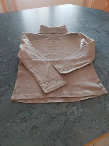 T-shirt col roulé T.6 ans