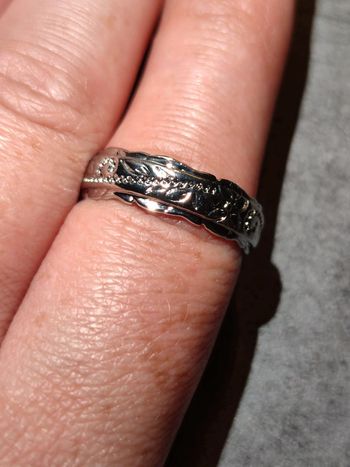 Bague fantaisie métal argenté 4ciselé