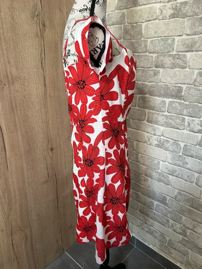 Robe blanche et rouge taille M - photo numéro 3
