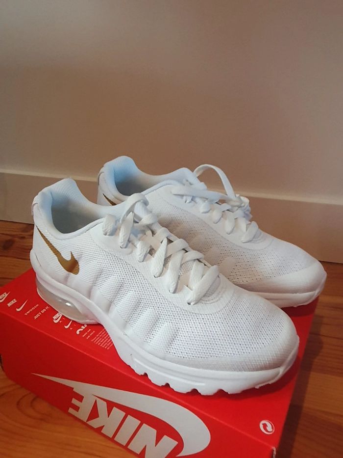 Nike Air Max "White/Gold" (36) - photo numéro 2