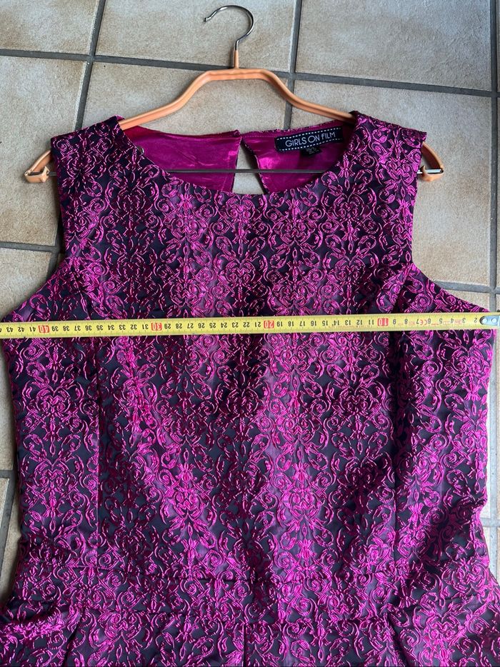 Robe brodée rose et noire taille 42 - photo numéro 10