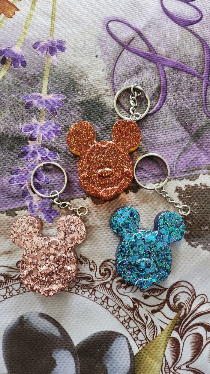 Porte clef Mickey, 4 euro pièces. - photo numéro 2
