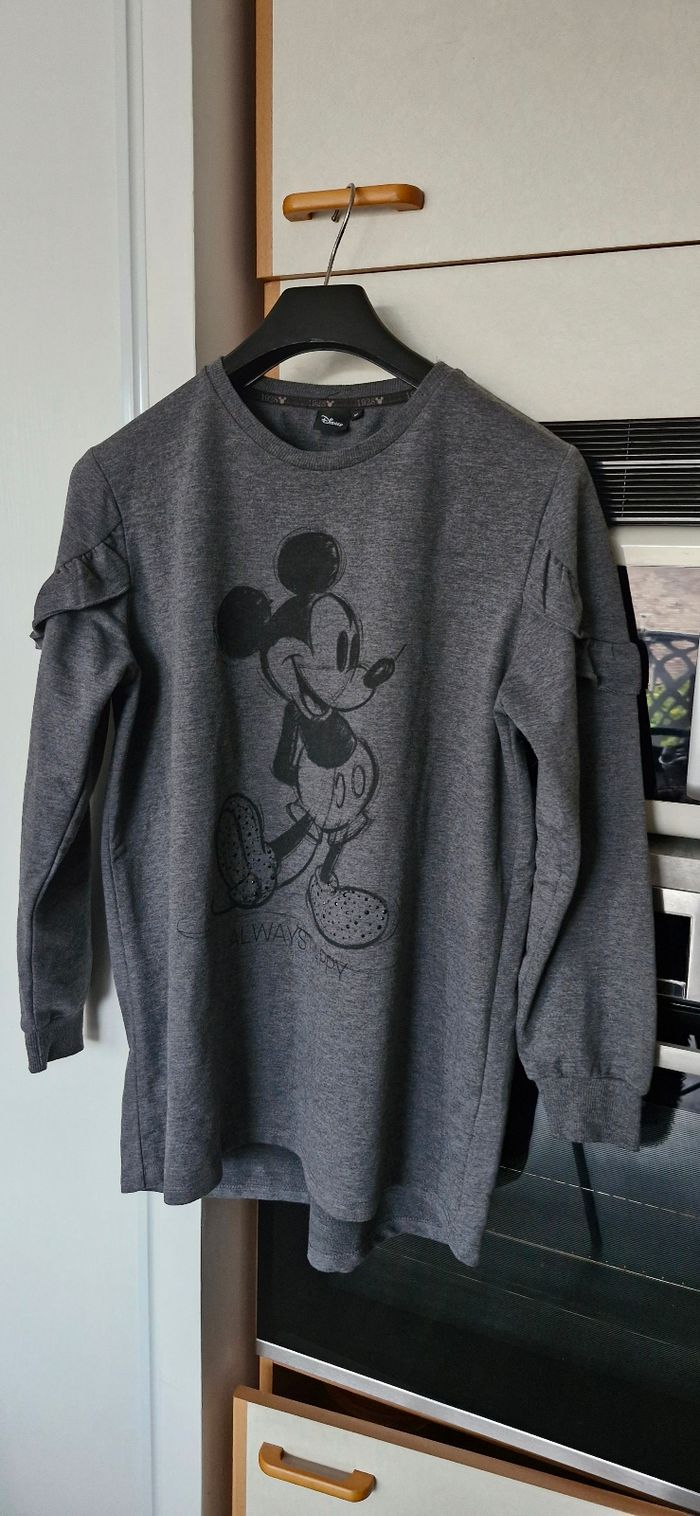 Vend sweath tunique Mickey grise et noir taille M
