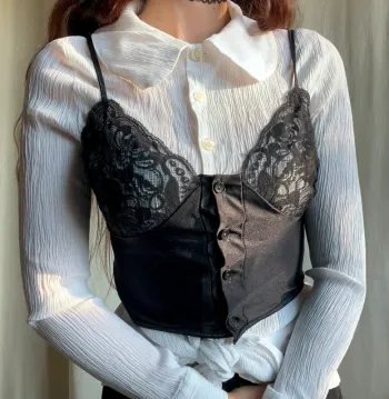 Top court noir boutonné type lingerie dentelle Subversive Goth 🔥 Coquette - Taille M