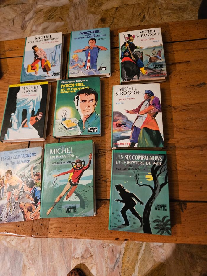 9 livres bibliothèque verte vintage