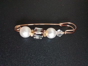 Broche perle femme