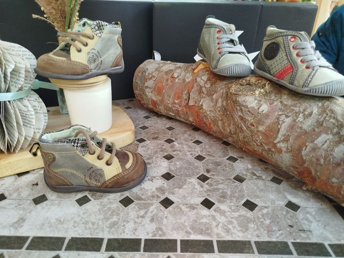 Lot de chaussures de bébé - photo numéro 1
