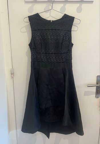 Robe noire mi longue layering dentelle asymétrique boutique indépendante taille S