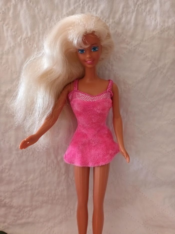 Robe courte barbie rose en éponge
