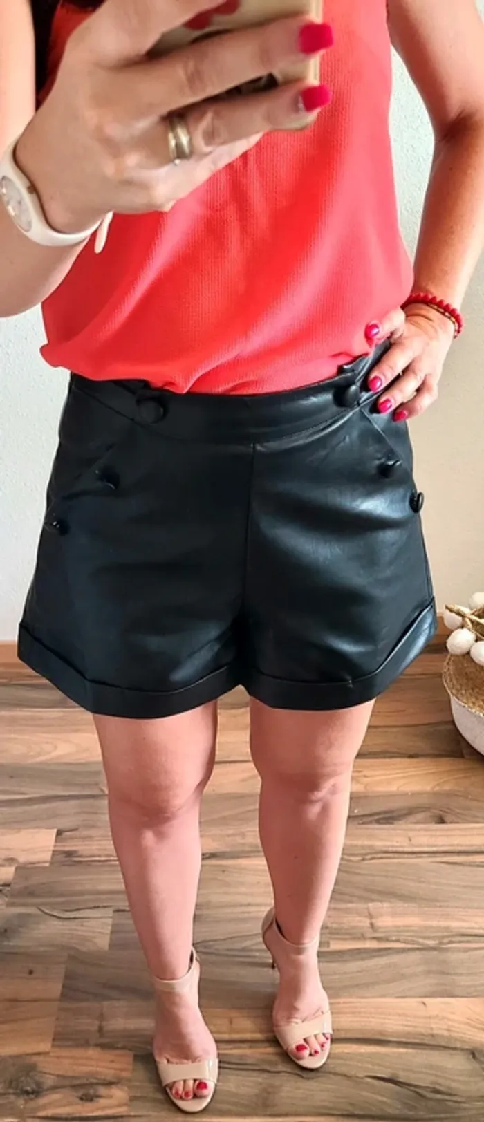 Short similicuir 🍬 Neuf avec étiquette - Plusieurs tailles disponibles - photo numéro 2