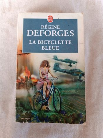 La bicyclette bleue Régine Desforges