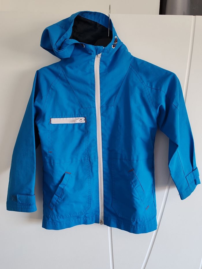 Veste bleue coupe vent